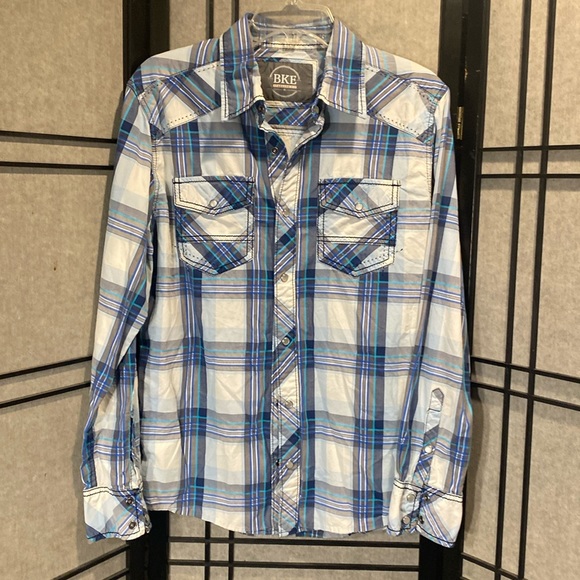 BKE Other - BKE standard fit size M cotton pearl snap down collared shirt cowboy